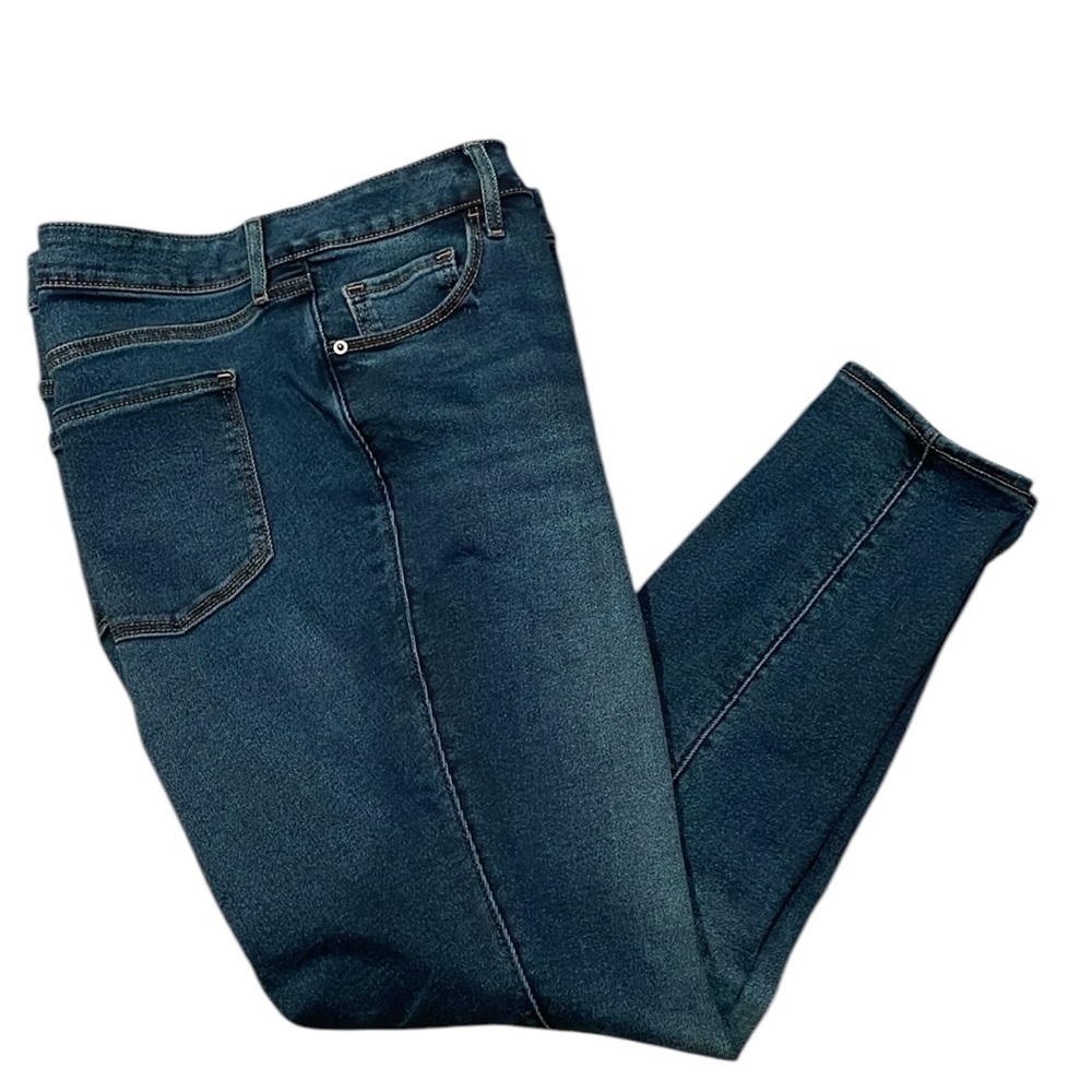 Old Navy Rockstar Extra High-Rise Super Skinny Jeans‎